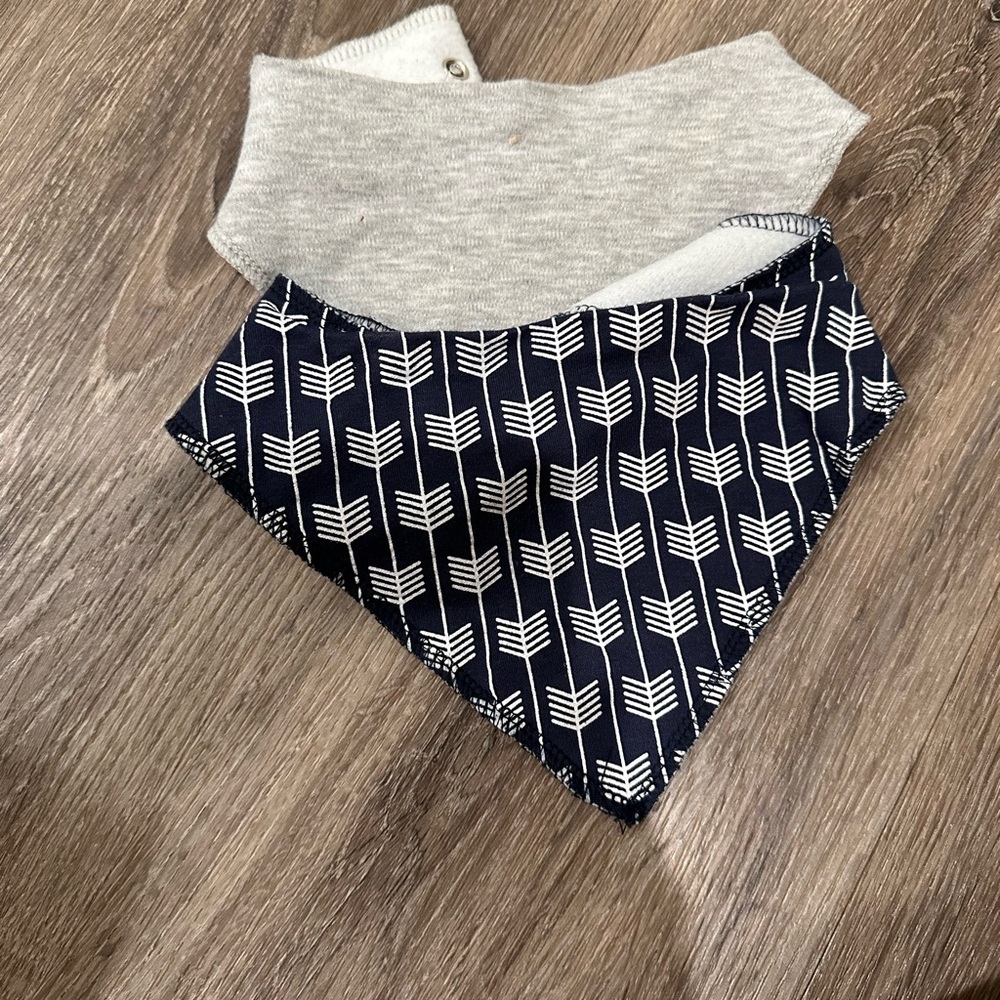 Stylish Navy and Gray Bandana Bib Set